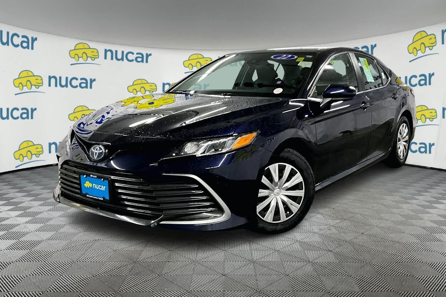 2022 Toyota Camry Hybrid LE - Photo 3