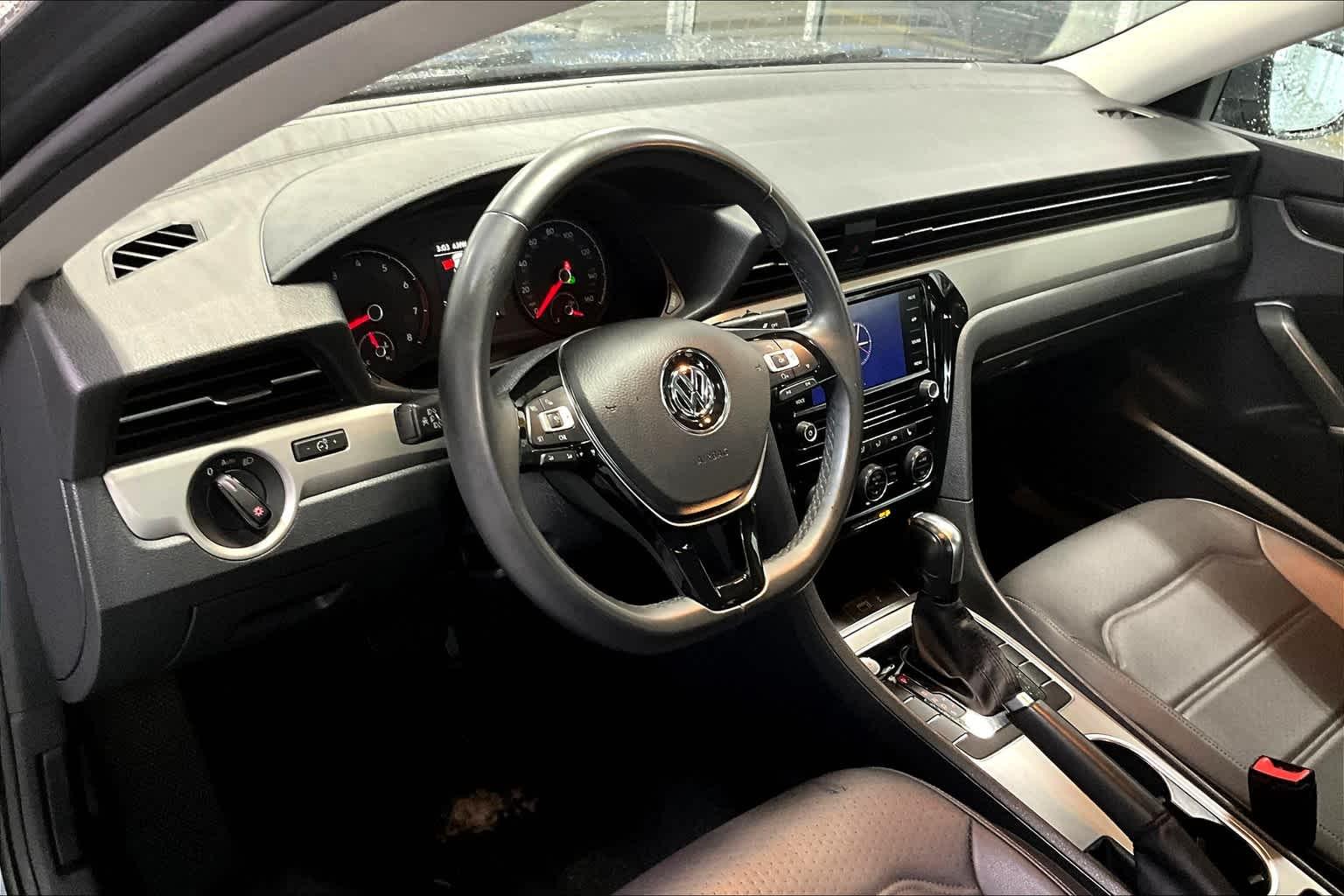 2022 Volkswagen Passat 2.0T SE - Photo 8