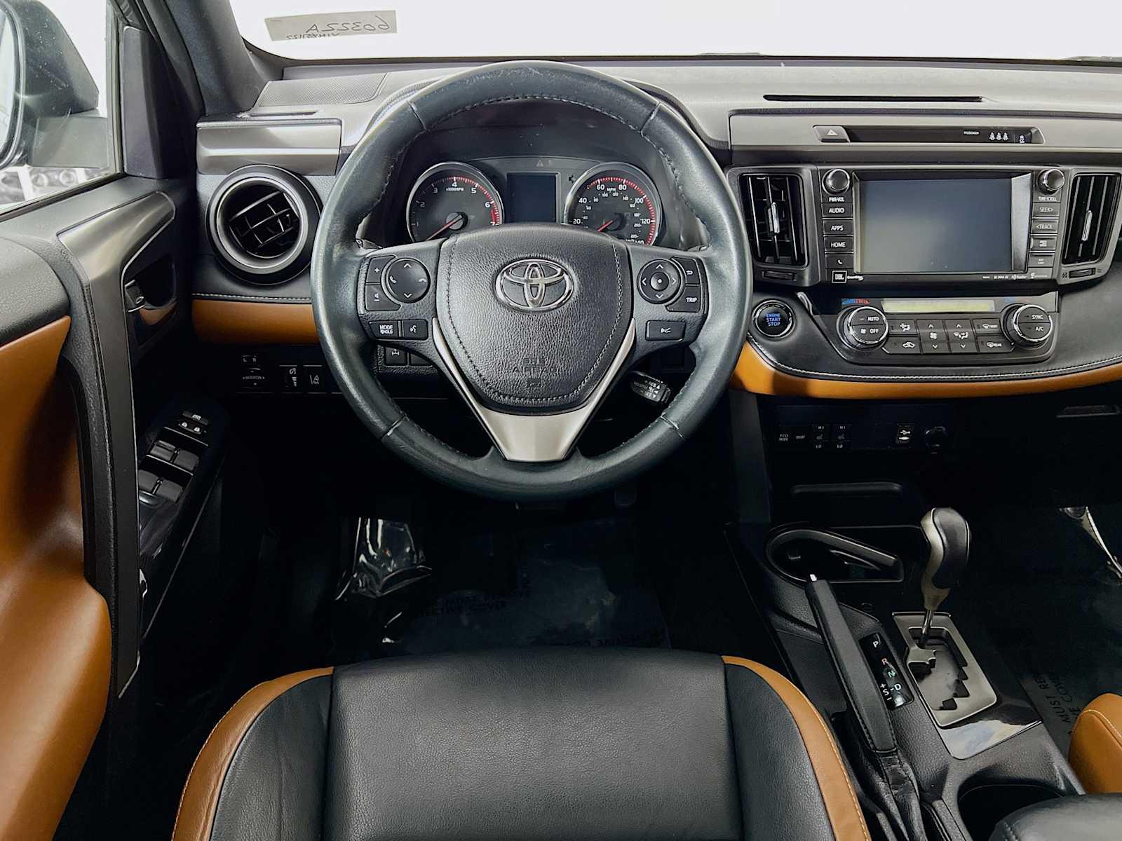 2017 Toyota RAV4 SE - Photo 24