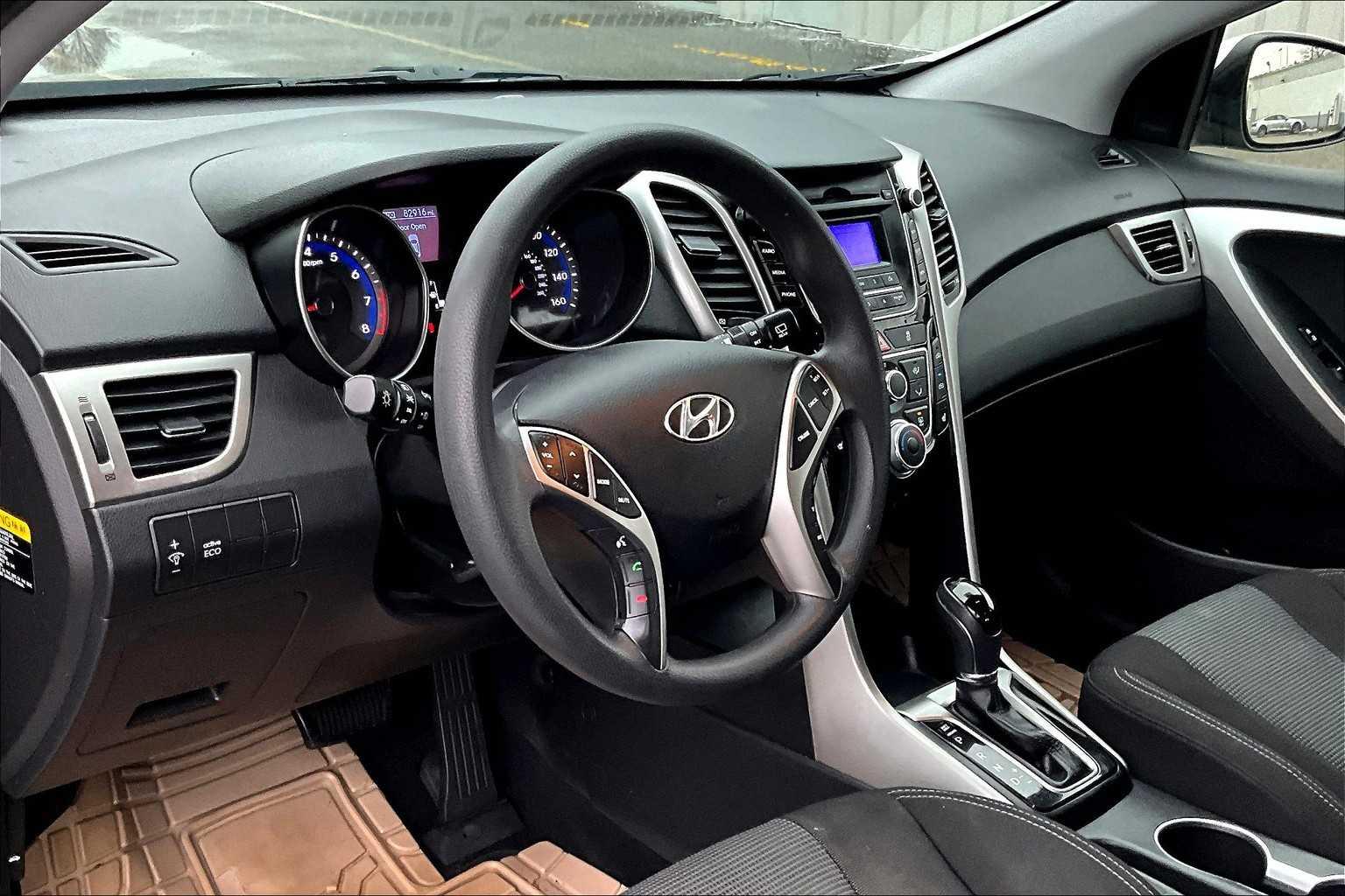 2015 Hyundai Elantra GT  - Photo 8