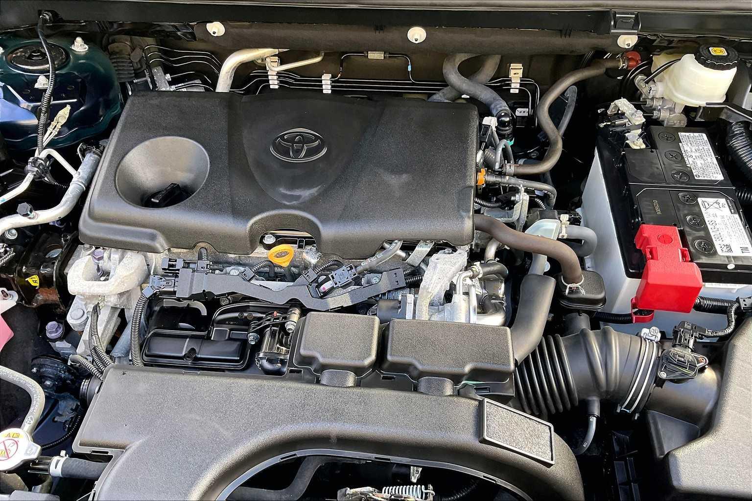 2021 Toyota RAV4 XLE - Photo 35