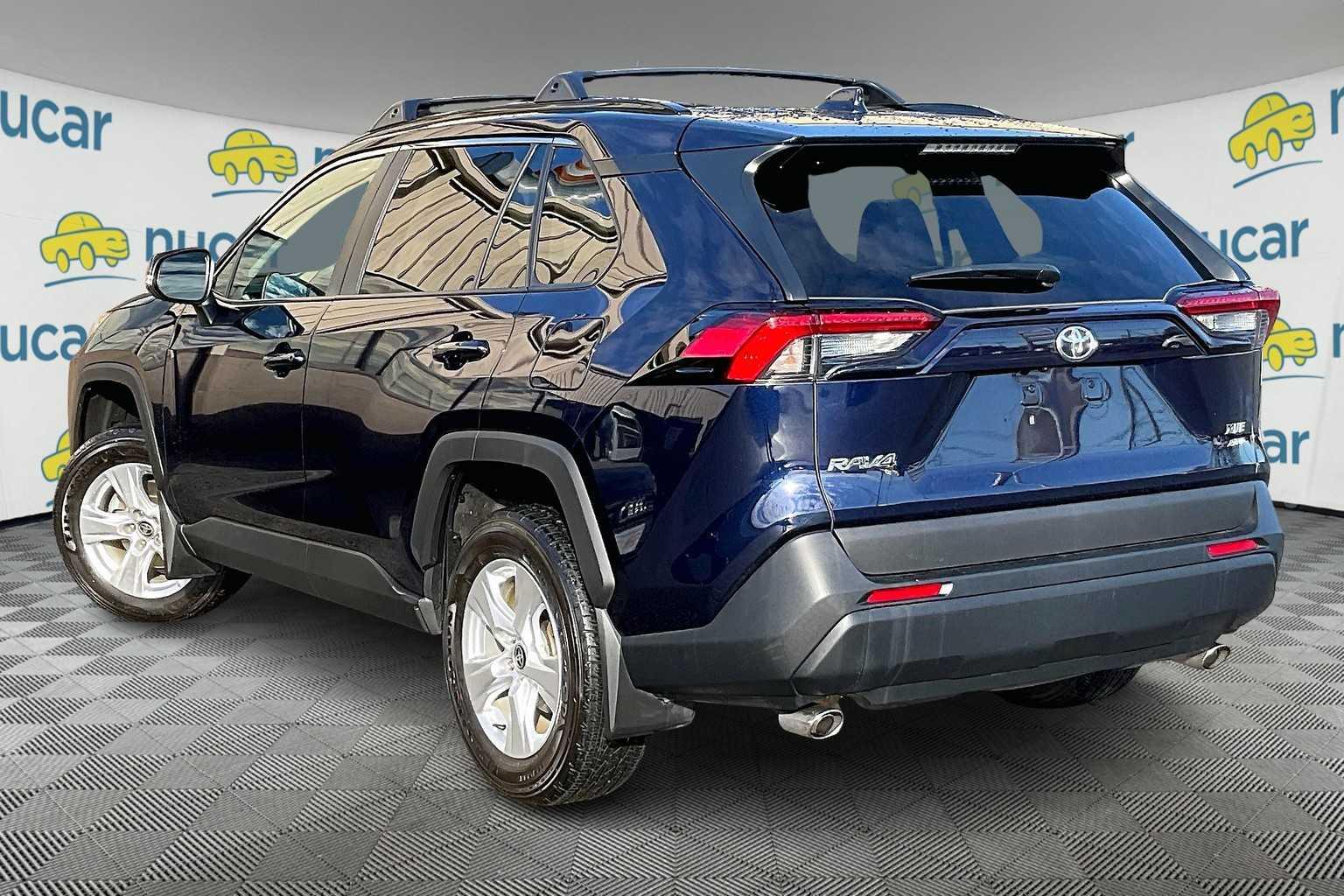 2021 Toyota RAV4 XLE - Photo 4