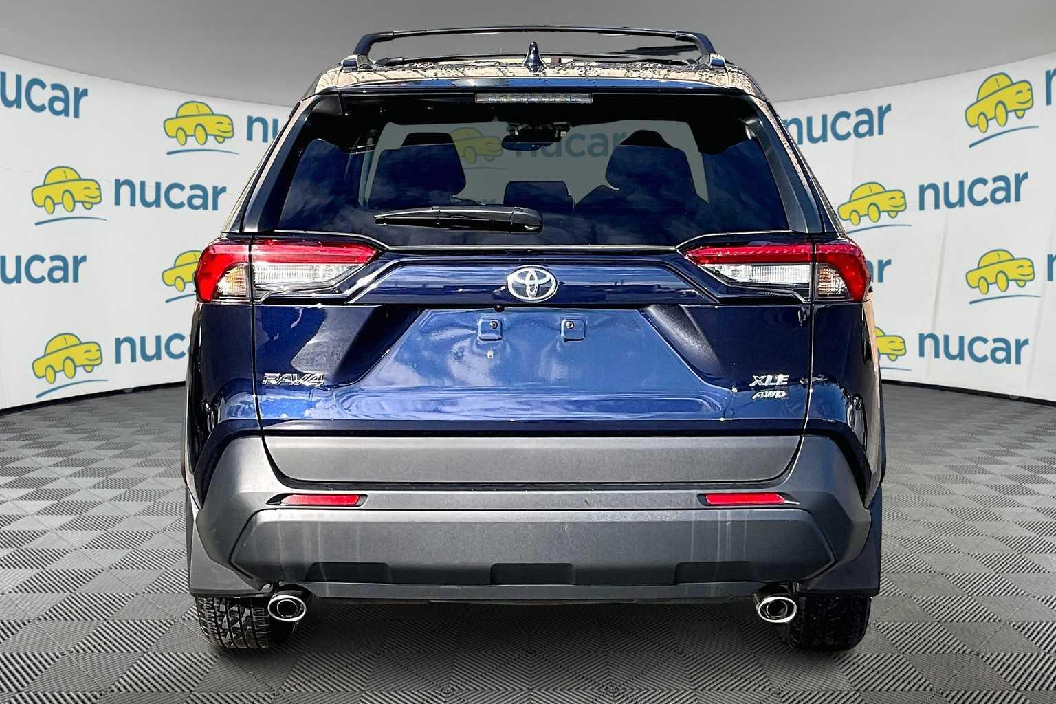 2021 Toyota RAV4 XLE - Photo 5