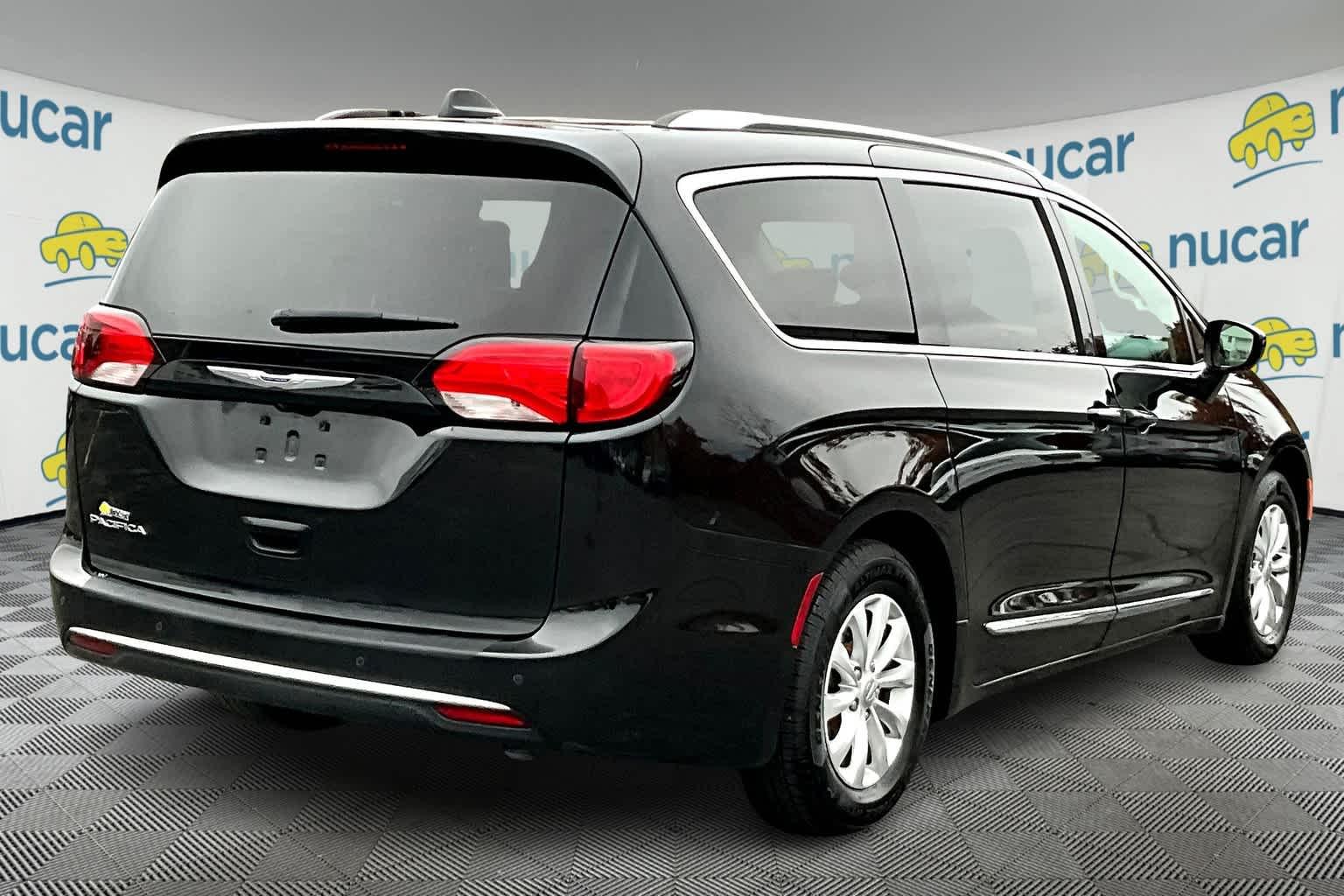 2019 Chrysler Pacifica Touring L - Photo 6