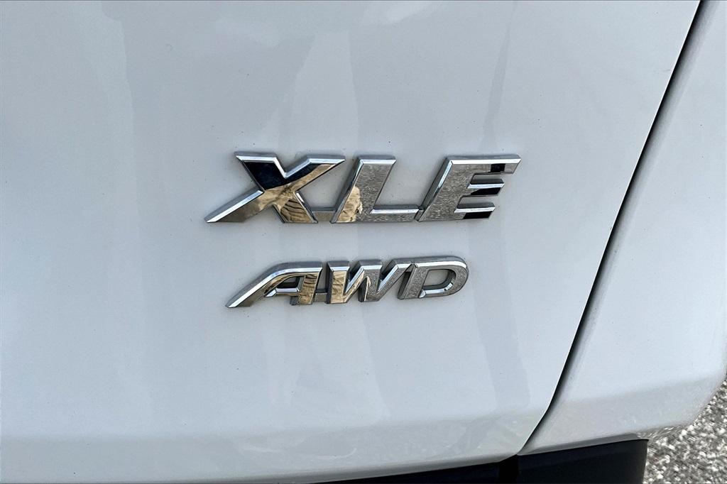 2019 Toyota RAV4 XLE - Photo 28