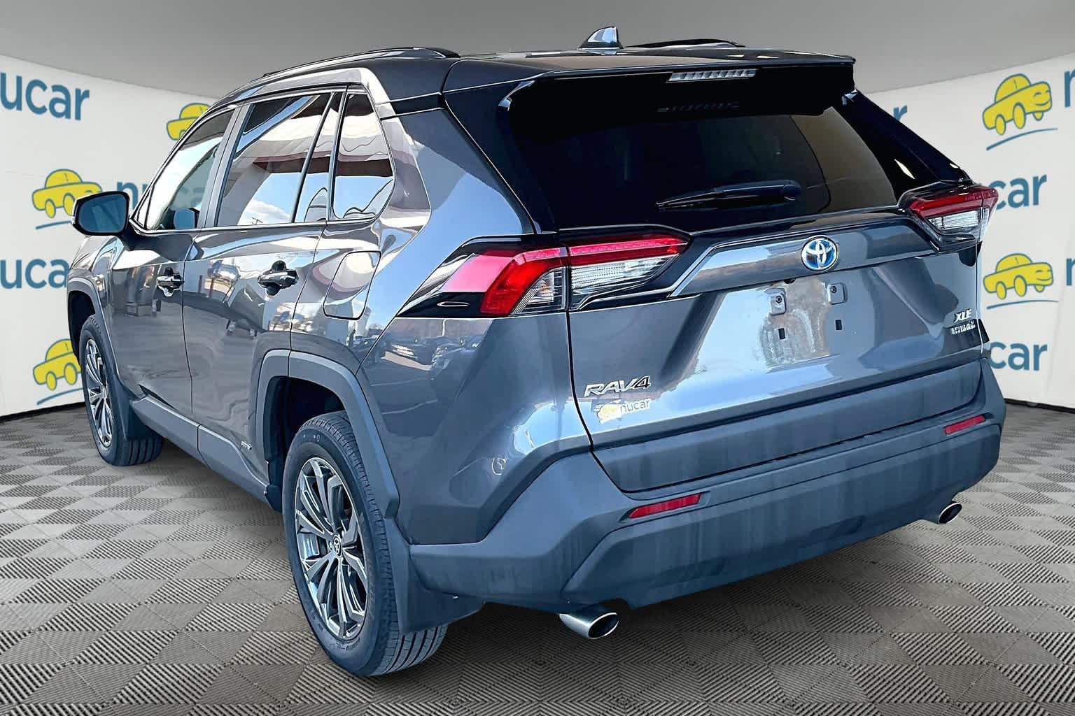 2022 Toyota RAV4 Hybrid XLE Premium - Photo 4