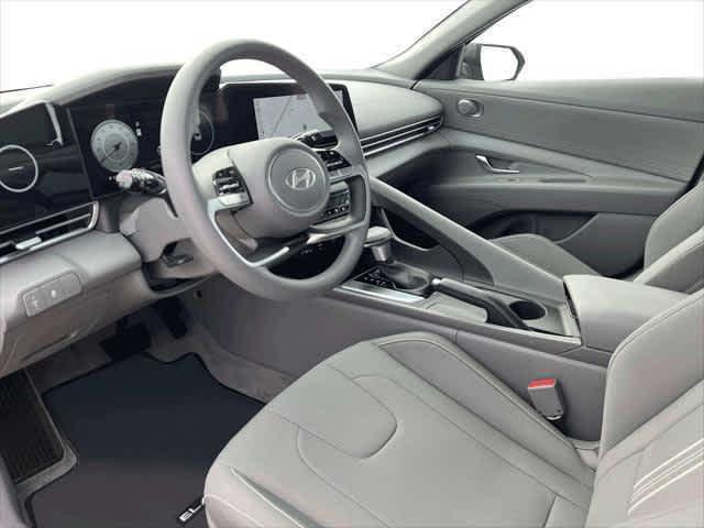 2024 Hyundai Elantra SEL - Photo 14