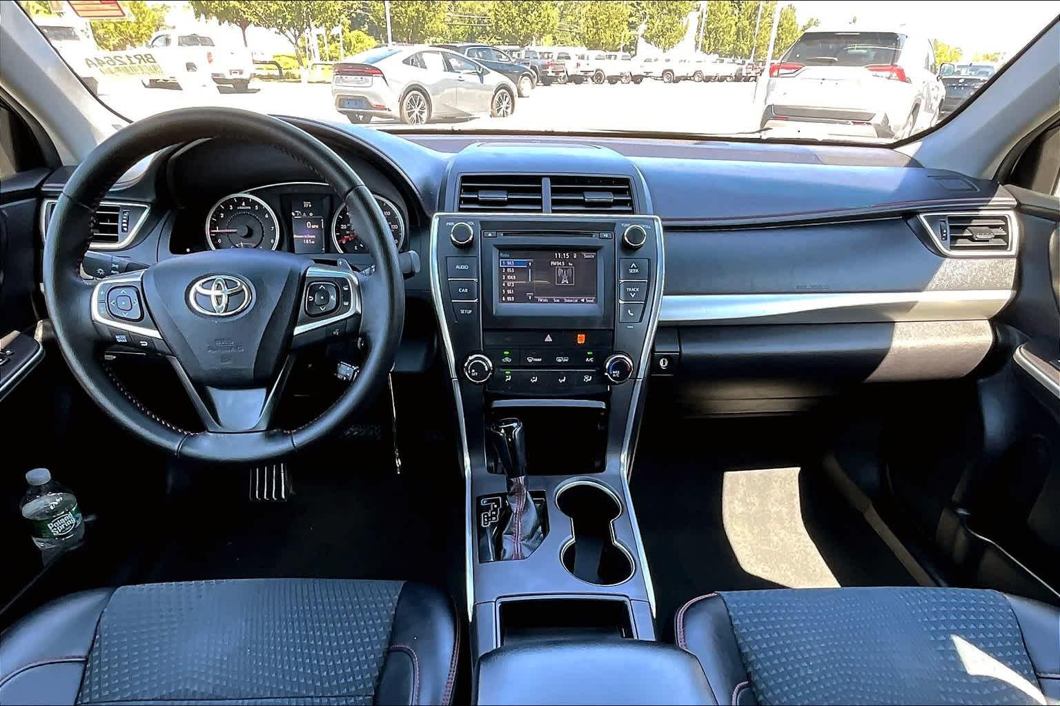 2015 Toyota Camry SE - Photo 21