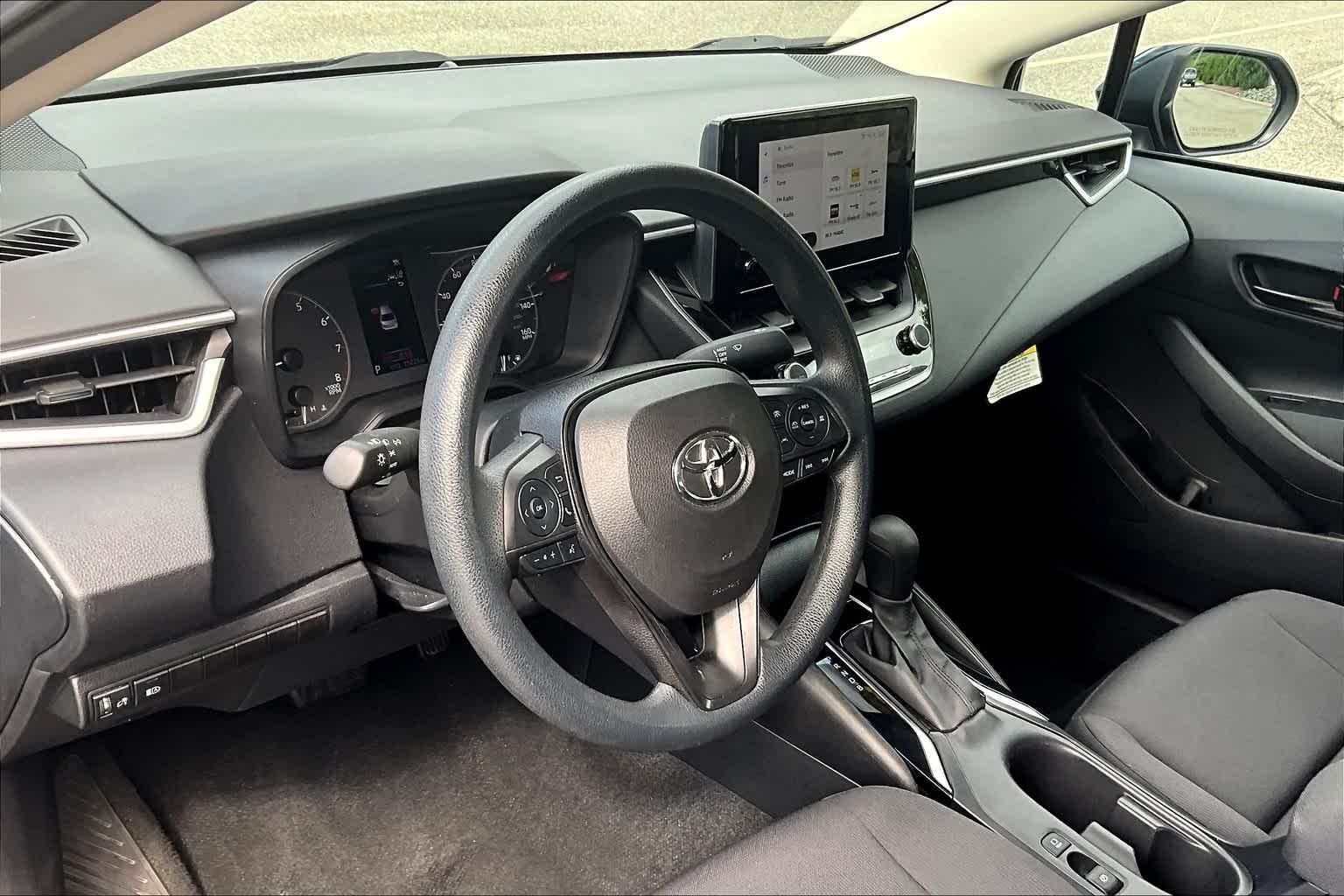 2024 Toyota Corolla LE - Photo 8