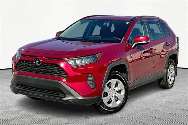 2020 Toyota RAV4 LE - Photo 3