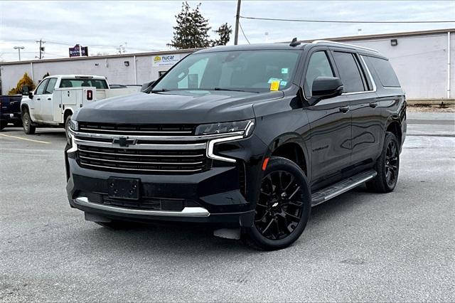 2022 Chevrolet Suburban LT - Photo 2