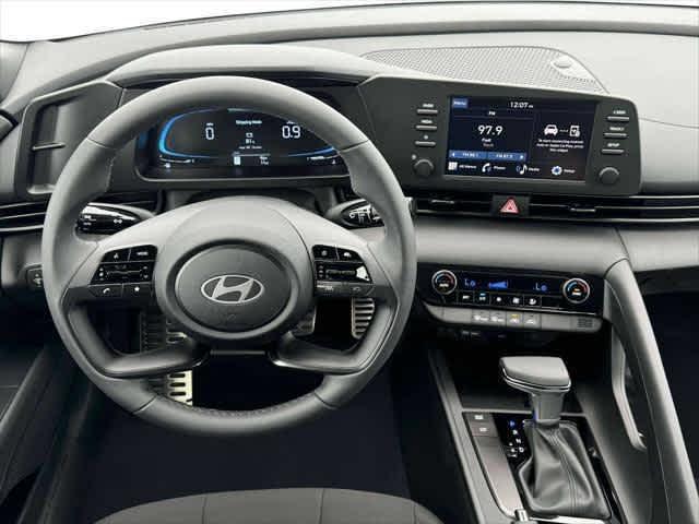 2025 Hyundai Elantra SEL Sport - Photo 17