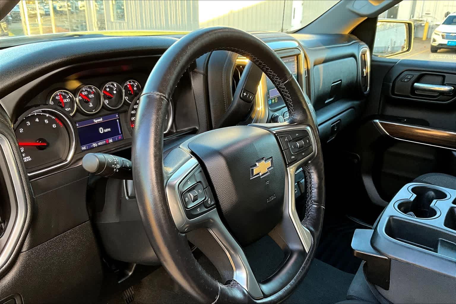 2021 Chevrolet Silverado 1500 LT 4WD Crew Cab 147 - Photo 8