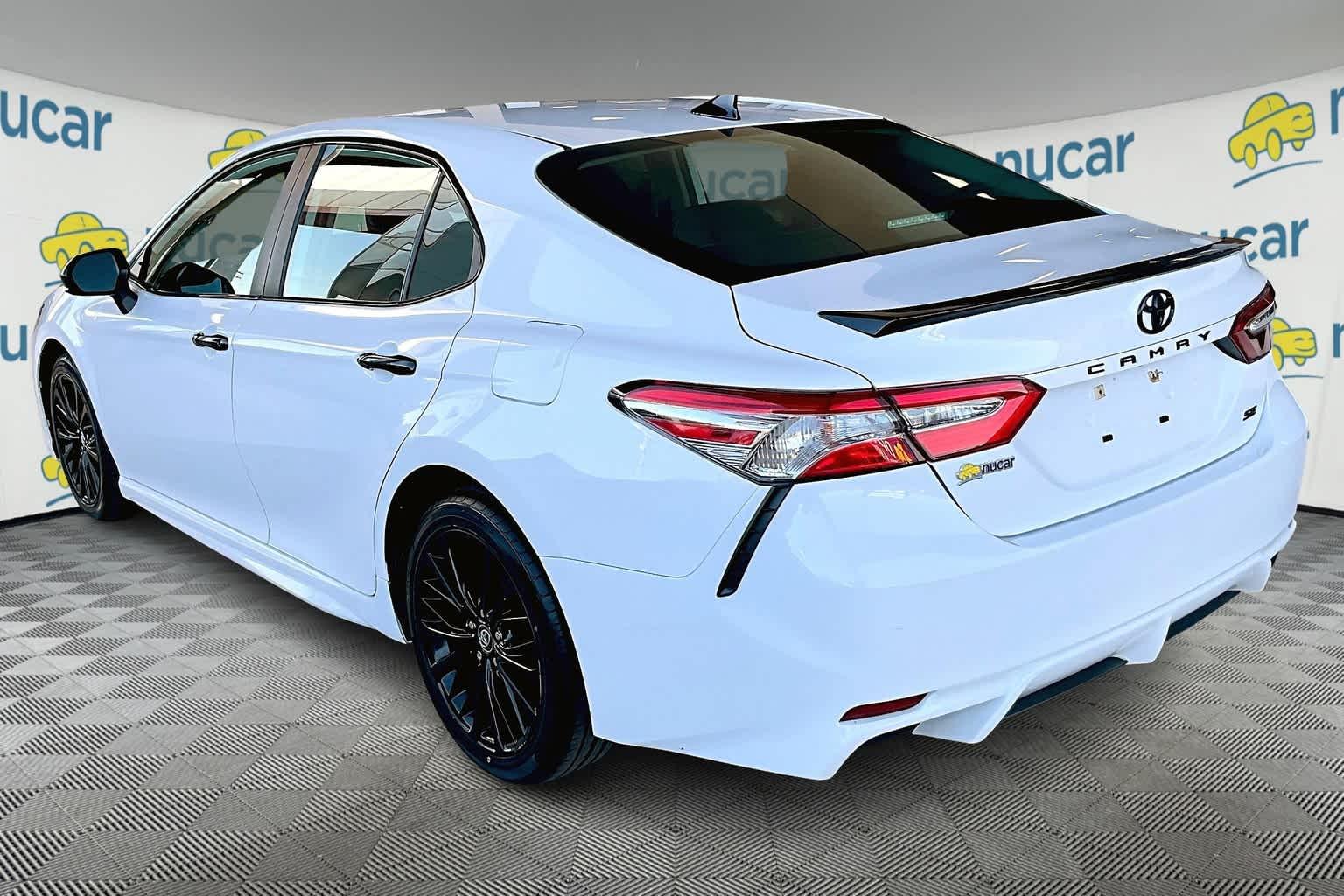 2020 Toyota Camry SE Nightshade - Photo 4