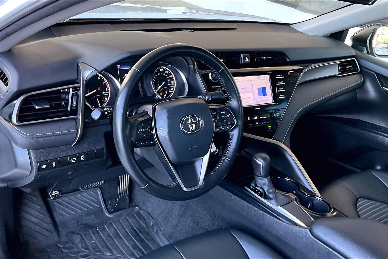 2020 Toyota Camry SE Nightshade - Photo 8