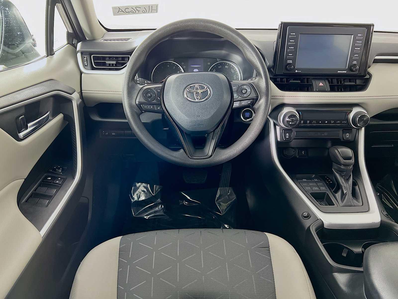 2021 Toyota RAV4 XLE - Photo 23