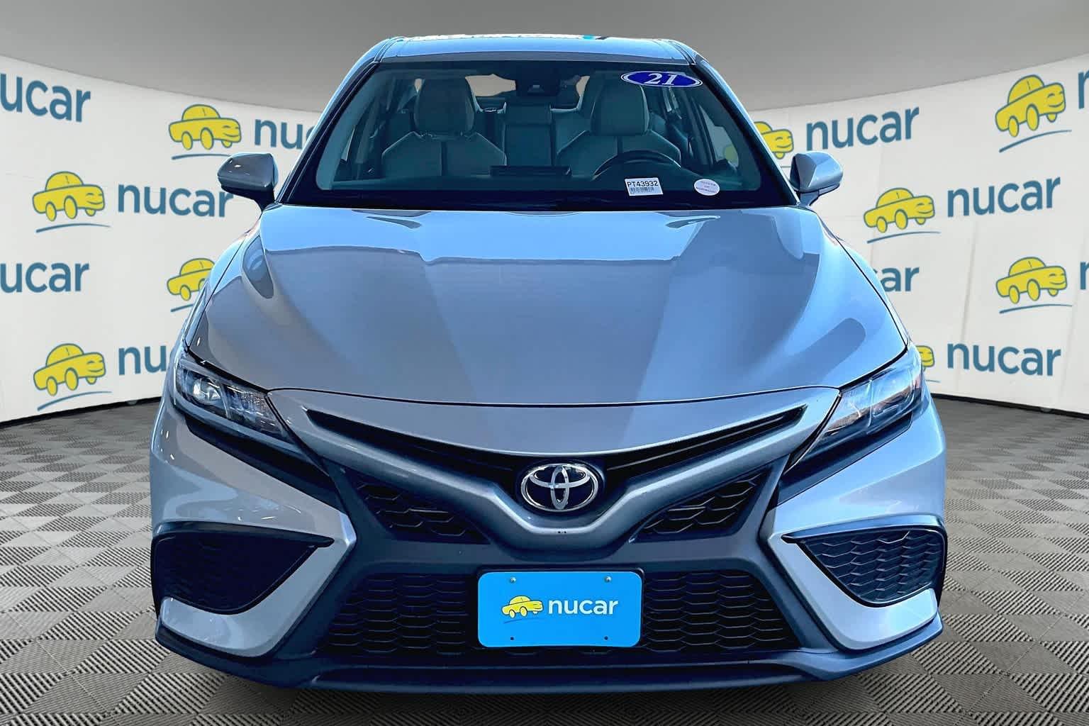 2021 Toyota Camry SE - Photo 2