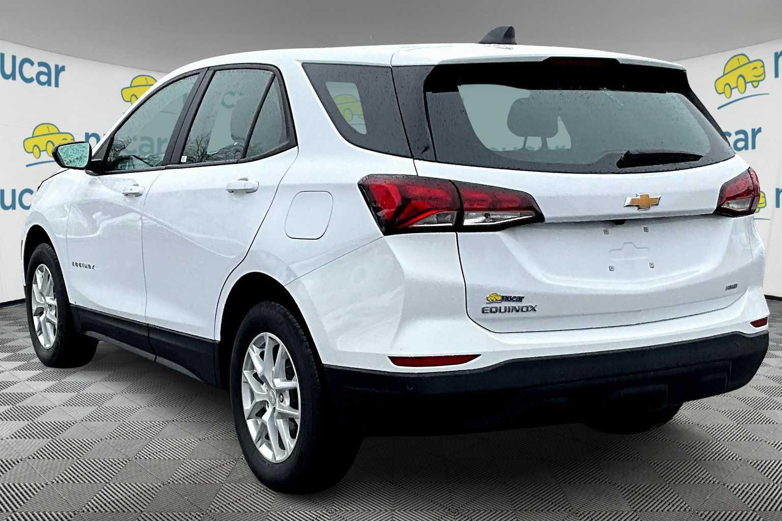 2023 Chevrolet Equinox LS - Photo 4