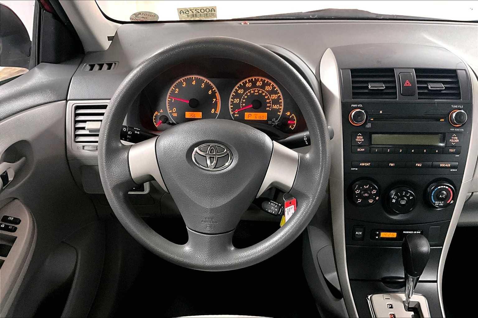 2010 Toyota Corolla LE - Photo 17