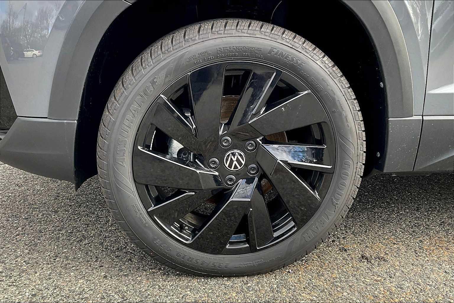 2024 Volkswagen Taos SE - Photo 8