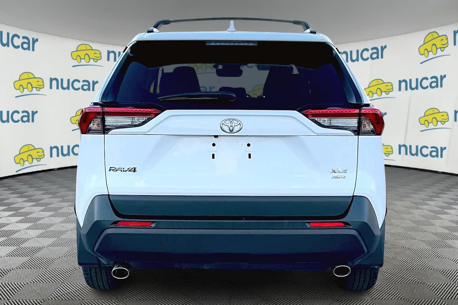 2022 Toyota RAV4 XLE - Photo 5