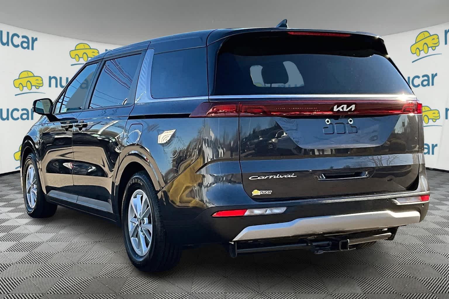 2022 Kia Carnival LXS - Photo 4