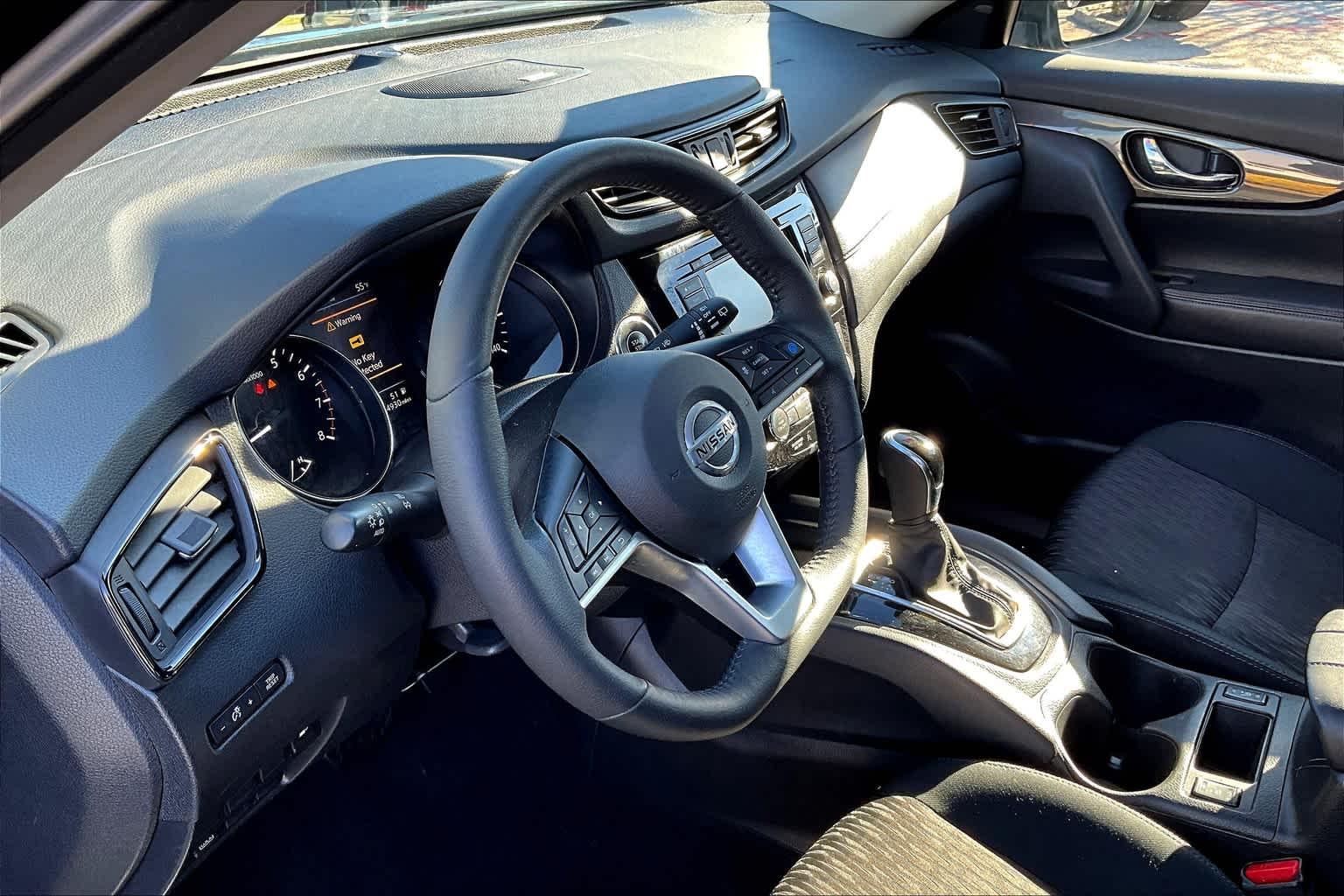 2019 Nissan Rogue SV - Photo 8