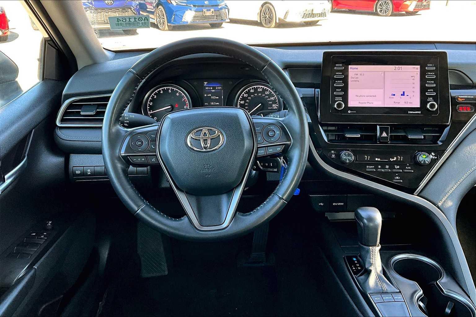 2022 Toyota Camry SE - Photo 17