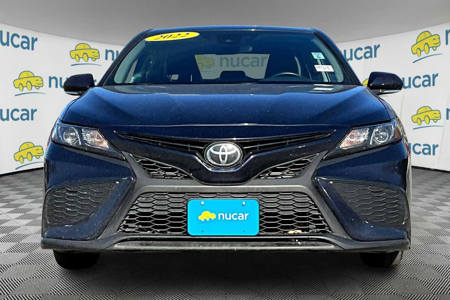 2022 Toyota Camry SE - Photo 2