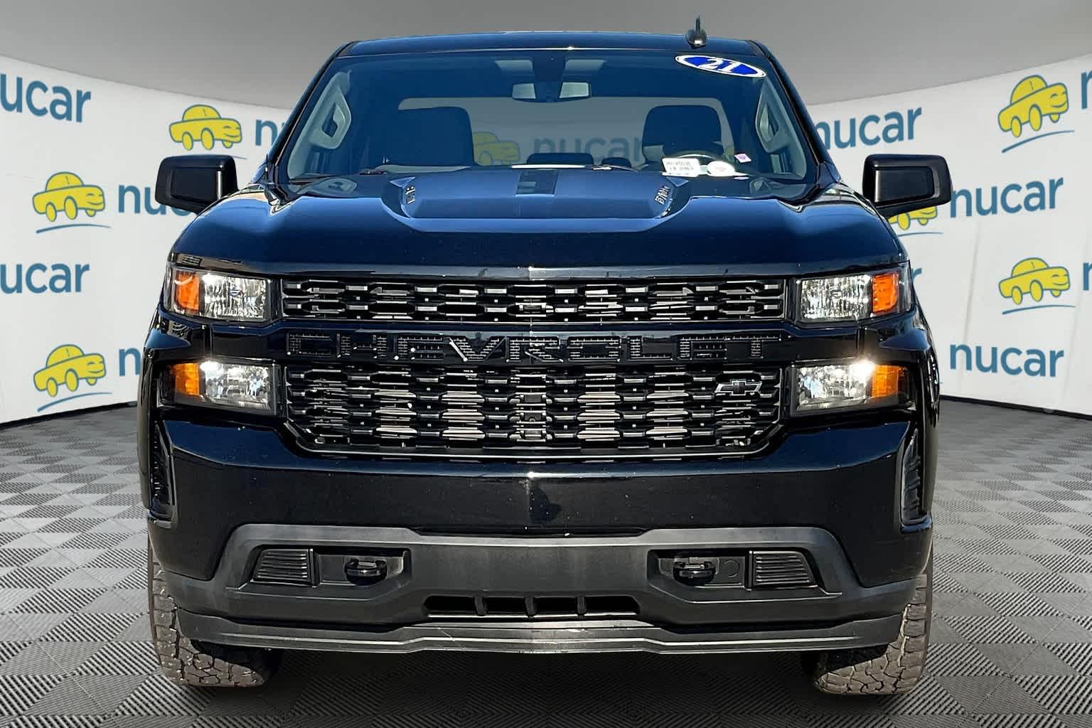 2021 Chevrolet Silverado 1500 Custom 4WD Crew Cab 147 - Photo 2