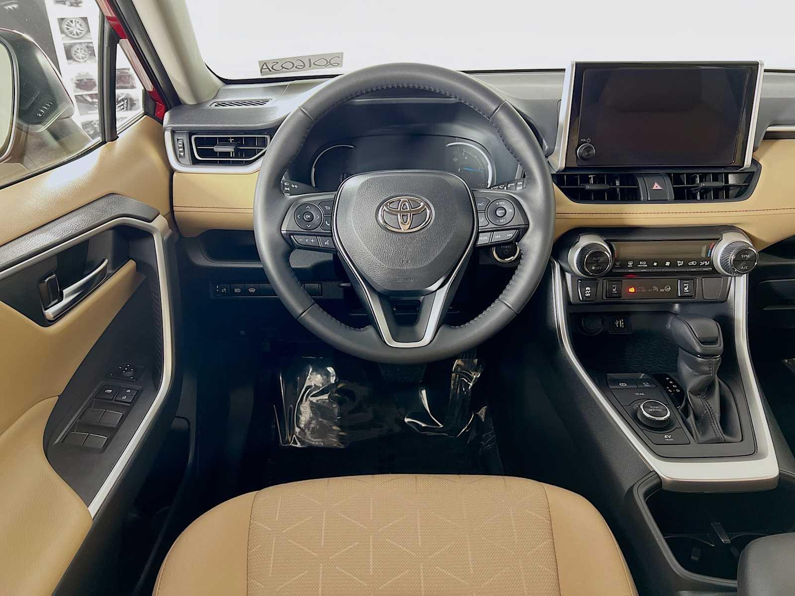 2024 Toyota RAV4 Hybrid XLE - Photo 22