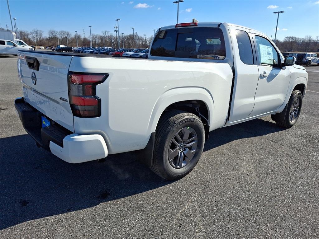 2025 Nissan Frontier SV - Photo 4