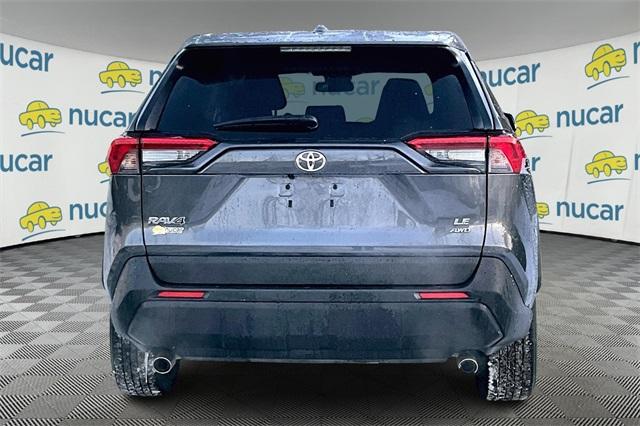 2022 Toyota RAV4 LE - Photo 3