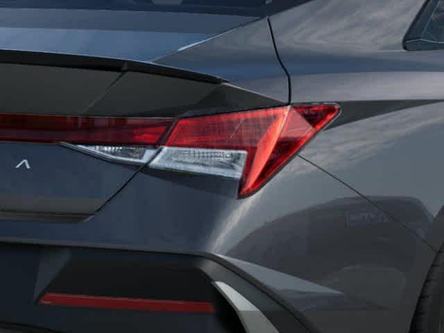 2025 Hyundai Elantra SEL Sport - Photo 10