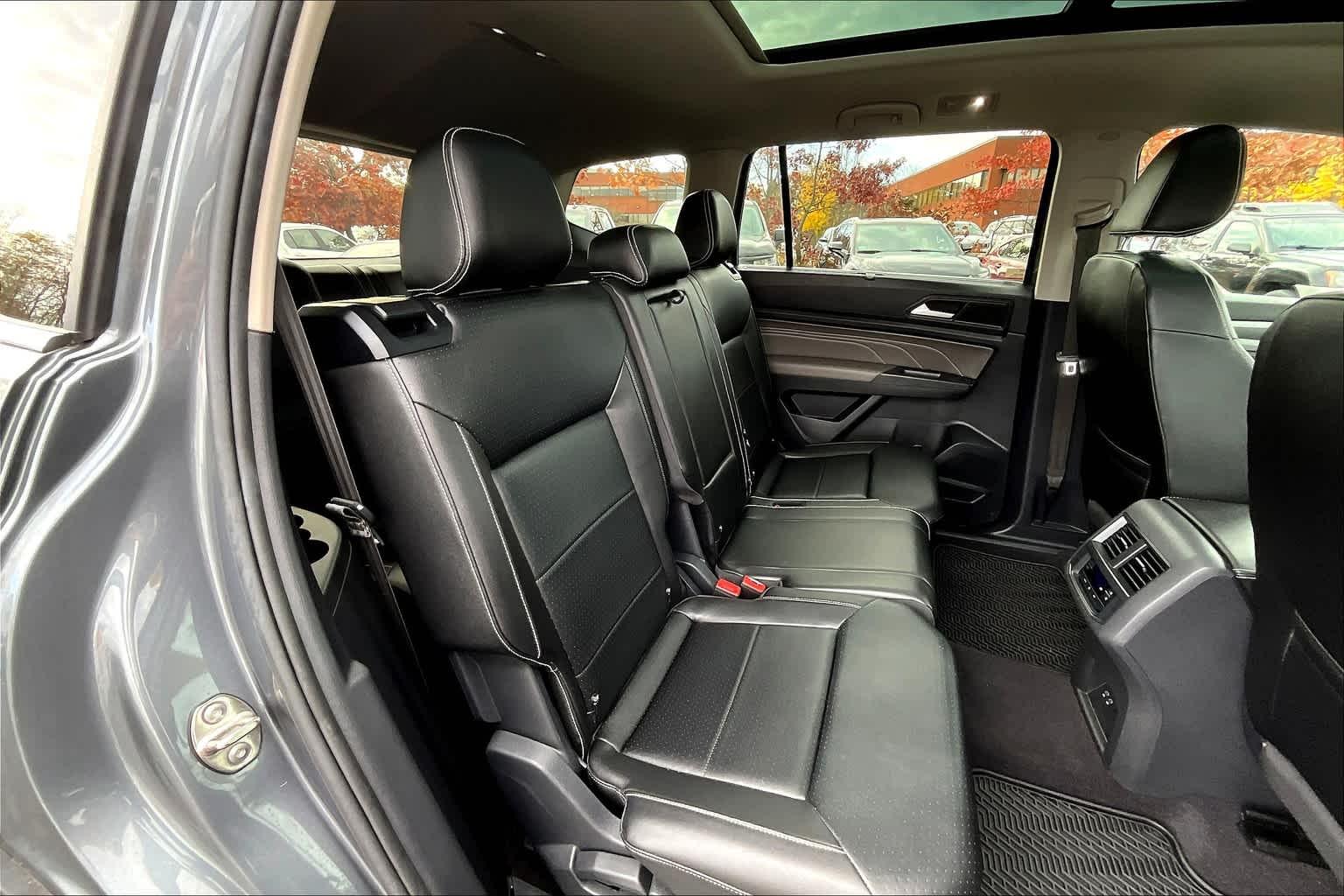 2021 Volkswagen Atlas 3.6L V6 SEL R-Line - Photo 15