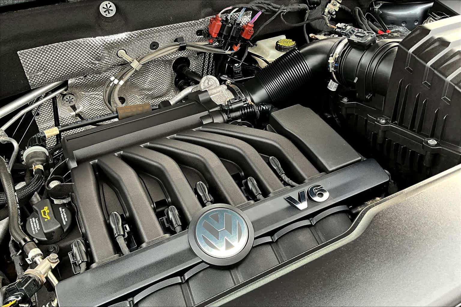 2021 Volkswagen Atlas 3.6L V6 SEL R-Line - Photo 34