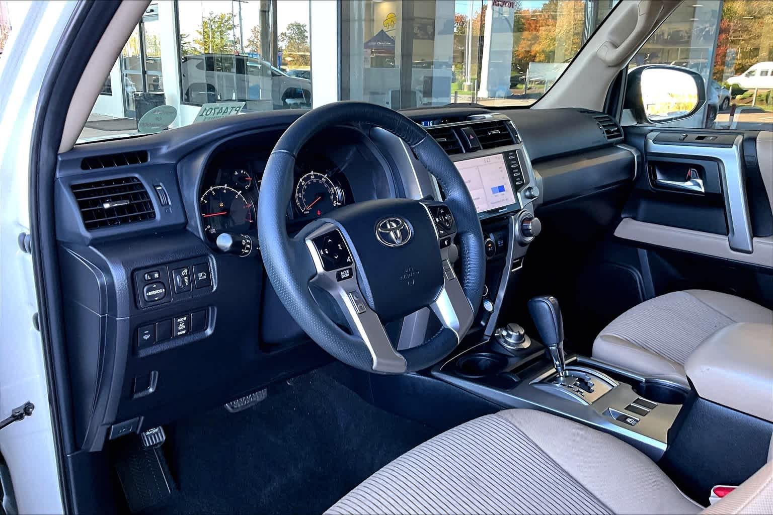 2021 Toyota 4Runner SR5 - Photo 8