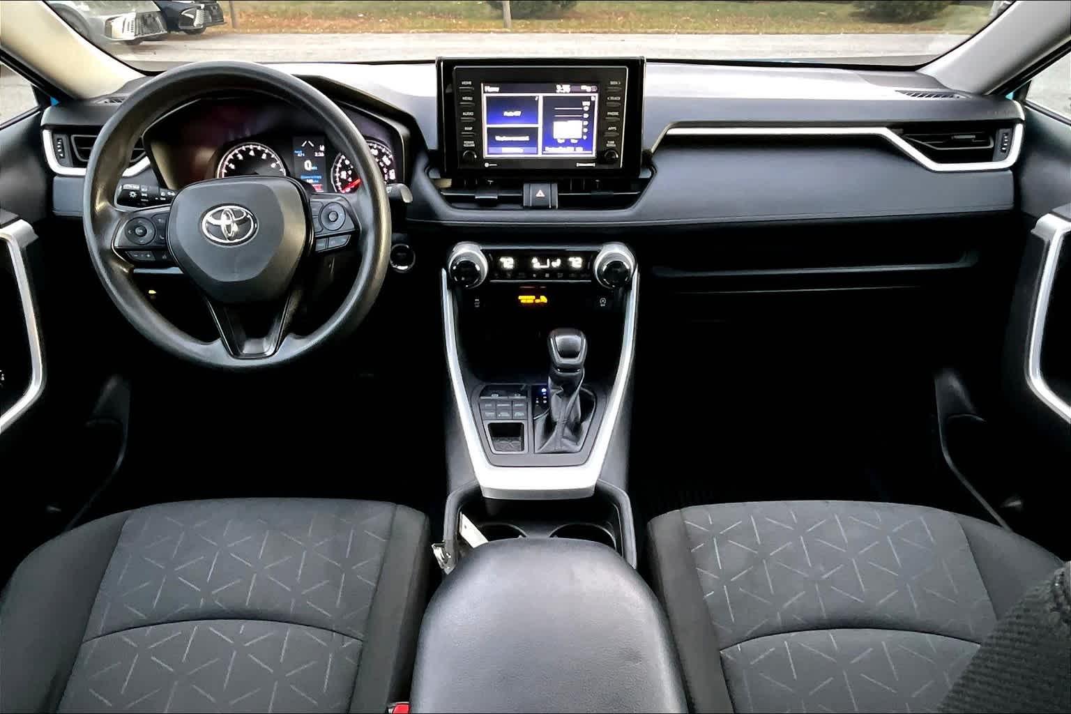 2021 Toyota RAV4 XLE - Photo 21