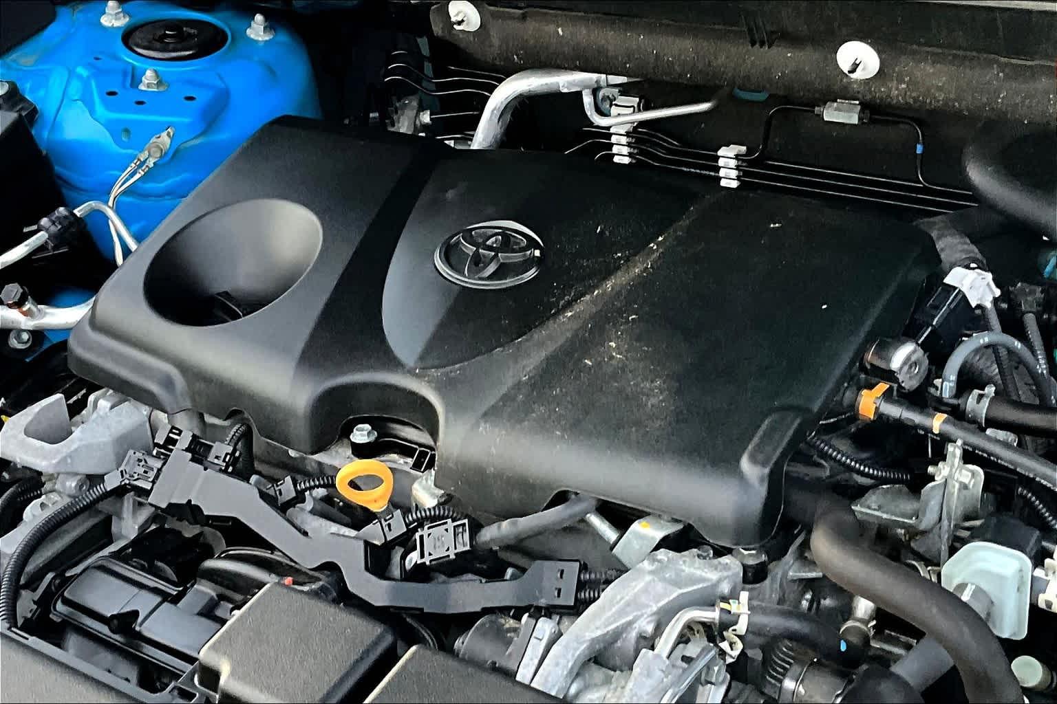 2021 Toyota RAV4 XLE - Photo 35