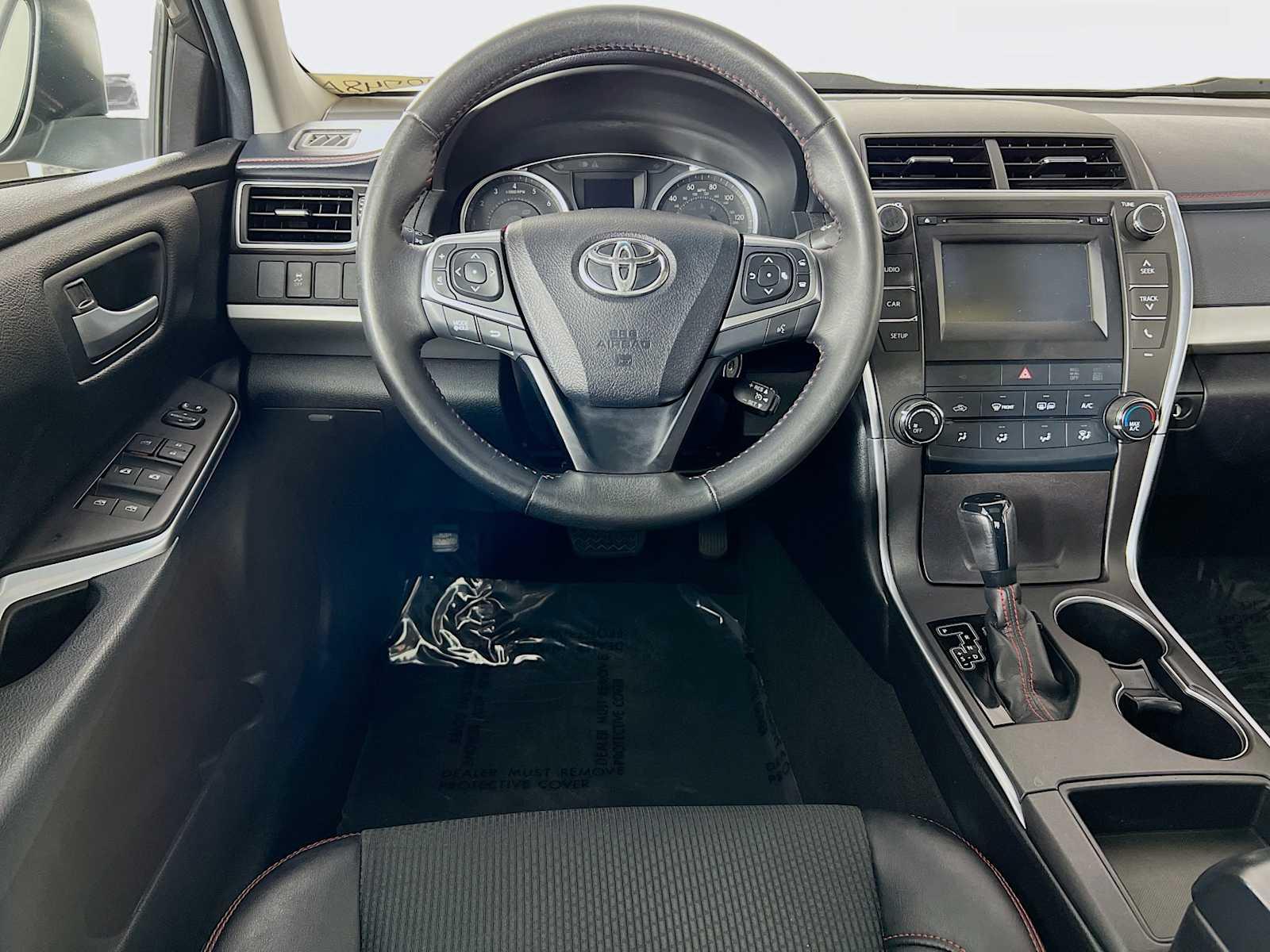 2016 Toyota Camry SE - Photo 22