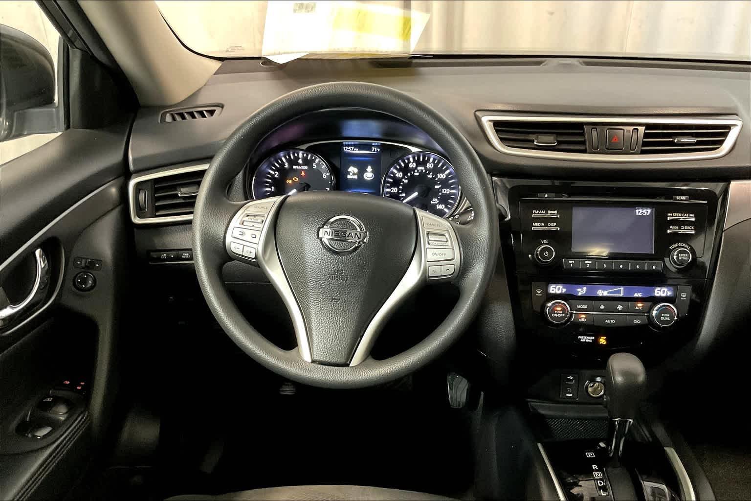 2016 Nissan Rogue SV - Photo 17