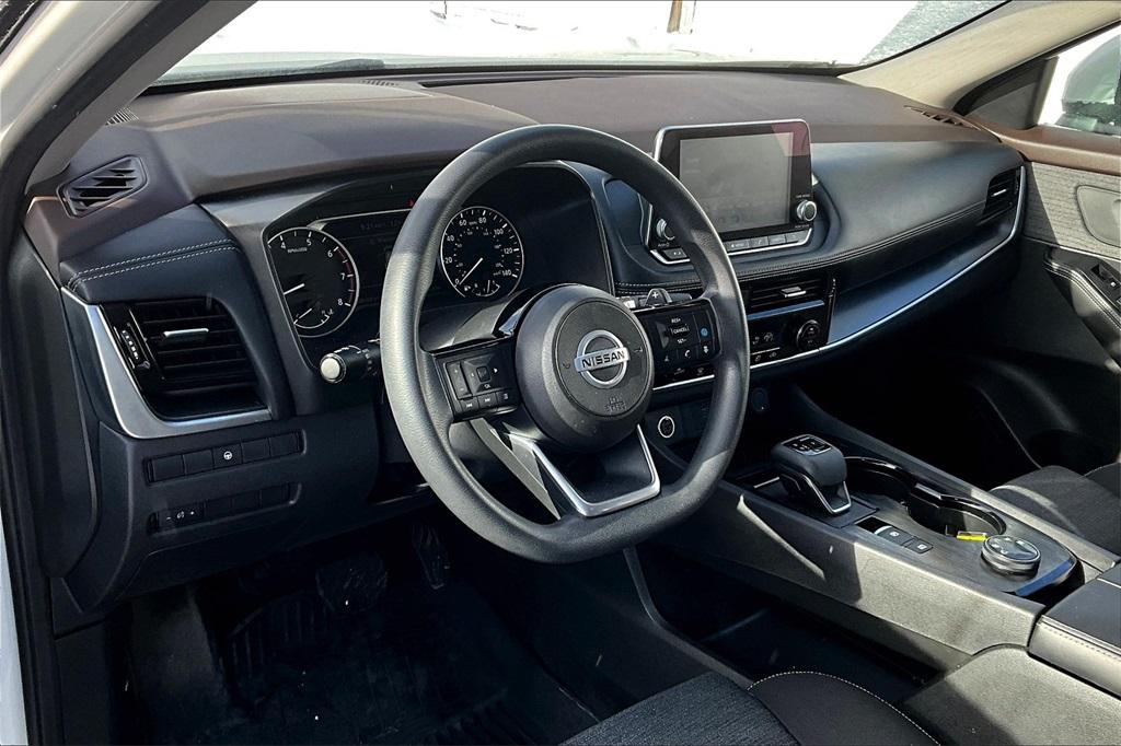 2021 Nissan Rogue SV - Photo 8