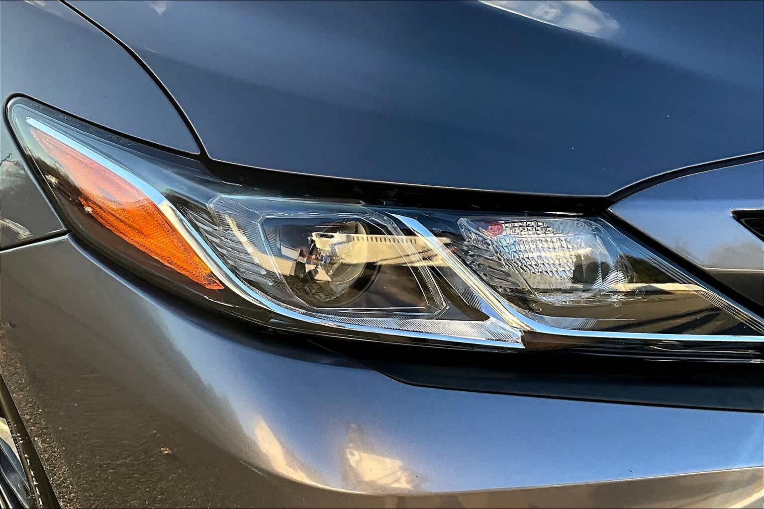 2019 Toyota Camry SE - Photo 32