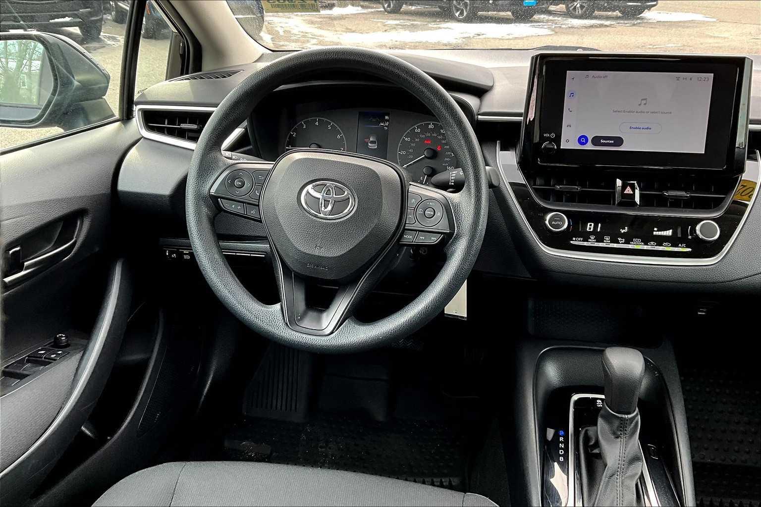 2023 Toyota Corolla LE - Photo 17