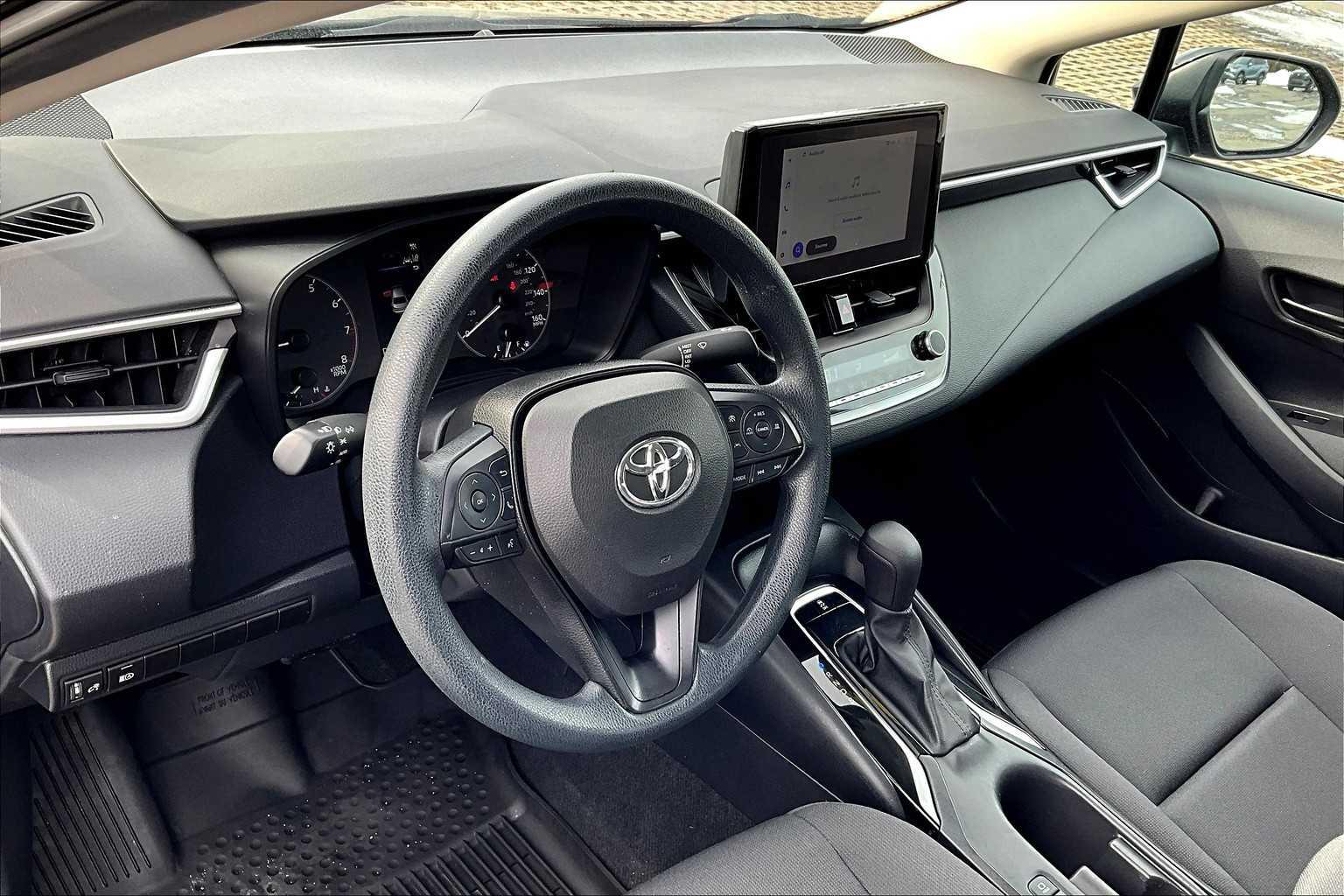 2023 Toyota Corolla LE - Photo 8