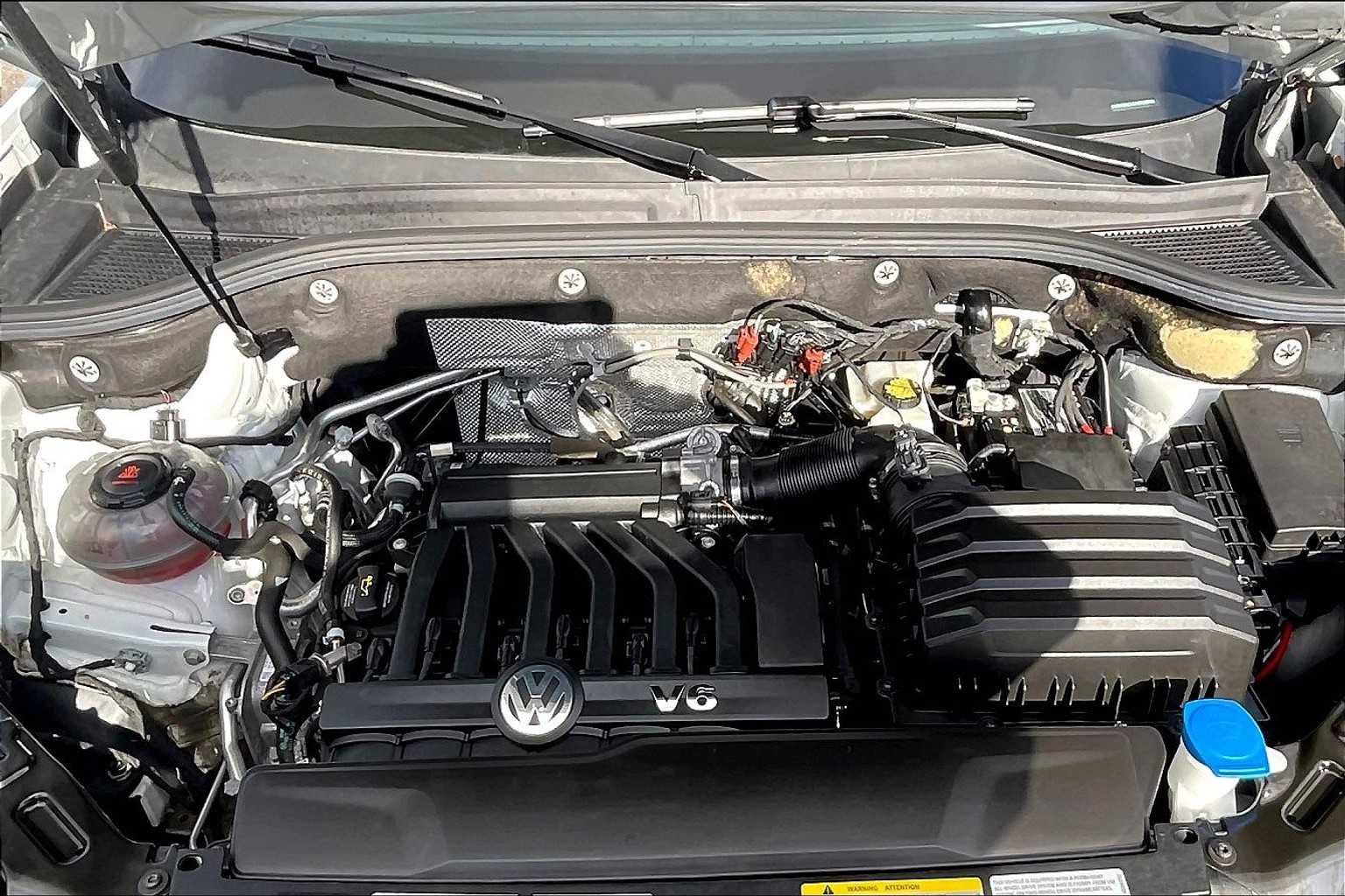 2022 Volkswagen Atlas 3.6L V6 SE w/Technology - Photo 30