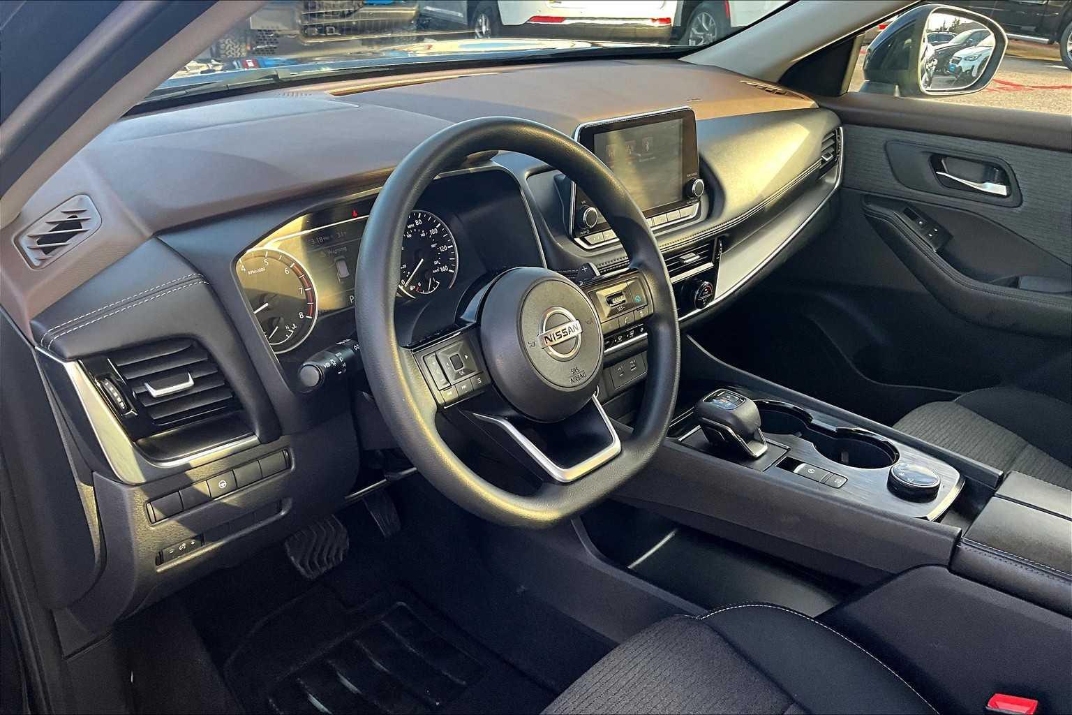 2021 Nissan Rogue SV - Photo 8