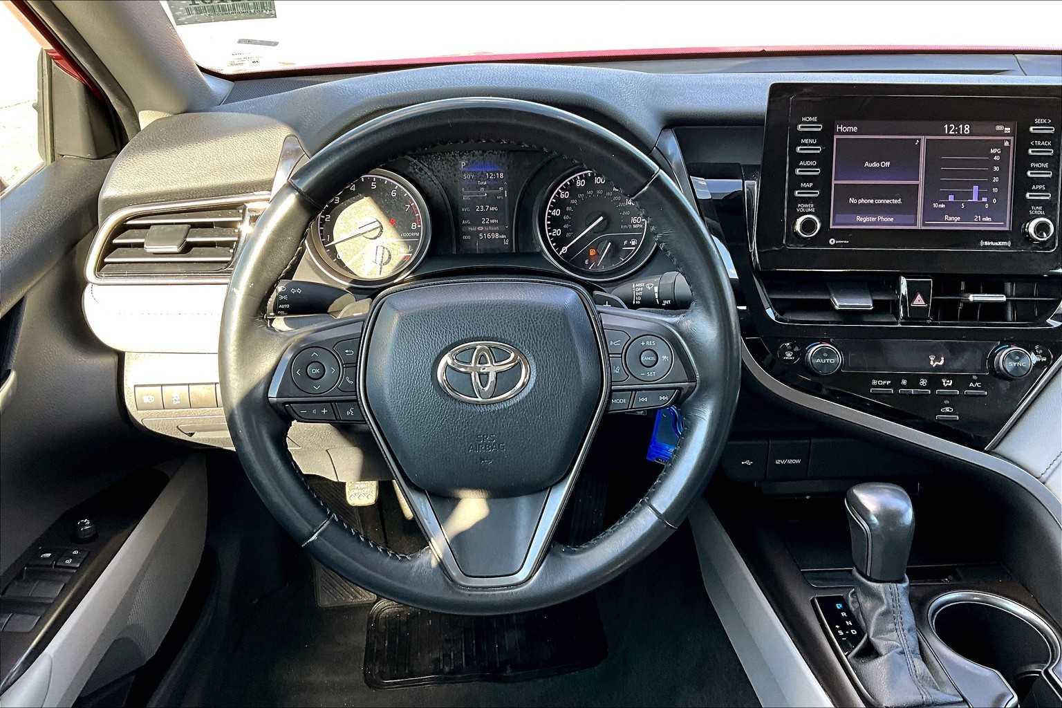 2022 Toyota Camry SE - Photo 17