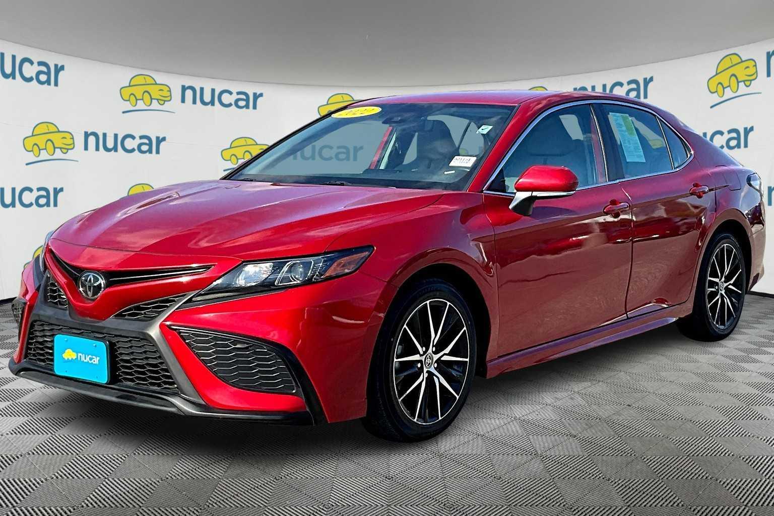 2022 Toyota Camry SE - Photo 3