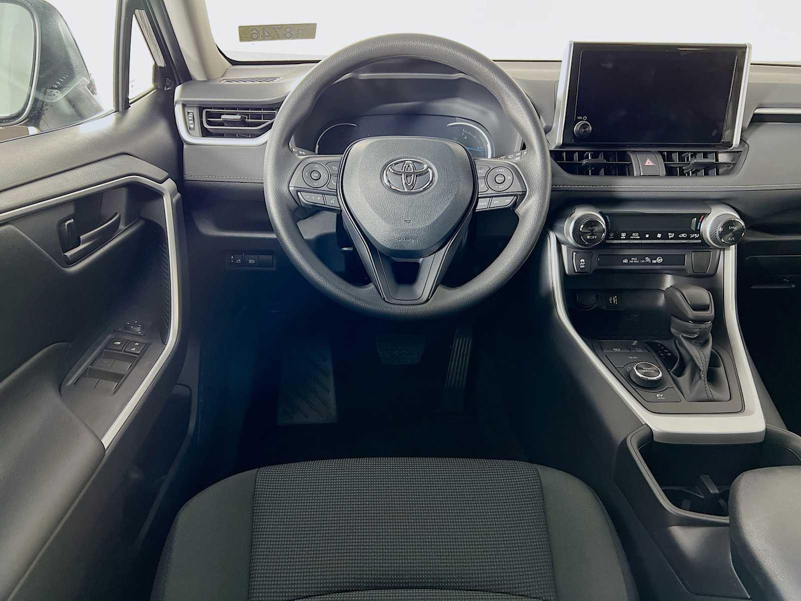 2024 Toyota RAV4 Hybrid LE - Photo 15